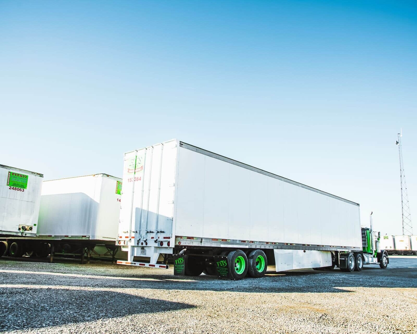 Stockage remorques dans le lot